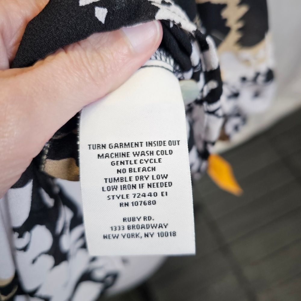 Ruby Rd. Asymmetrical Popover Blouse Size Small N… - image 8